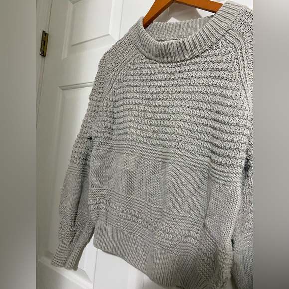 Universal Thread grey sweater - Picture 3 of 4